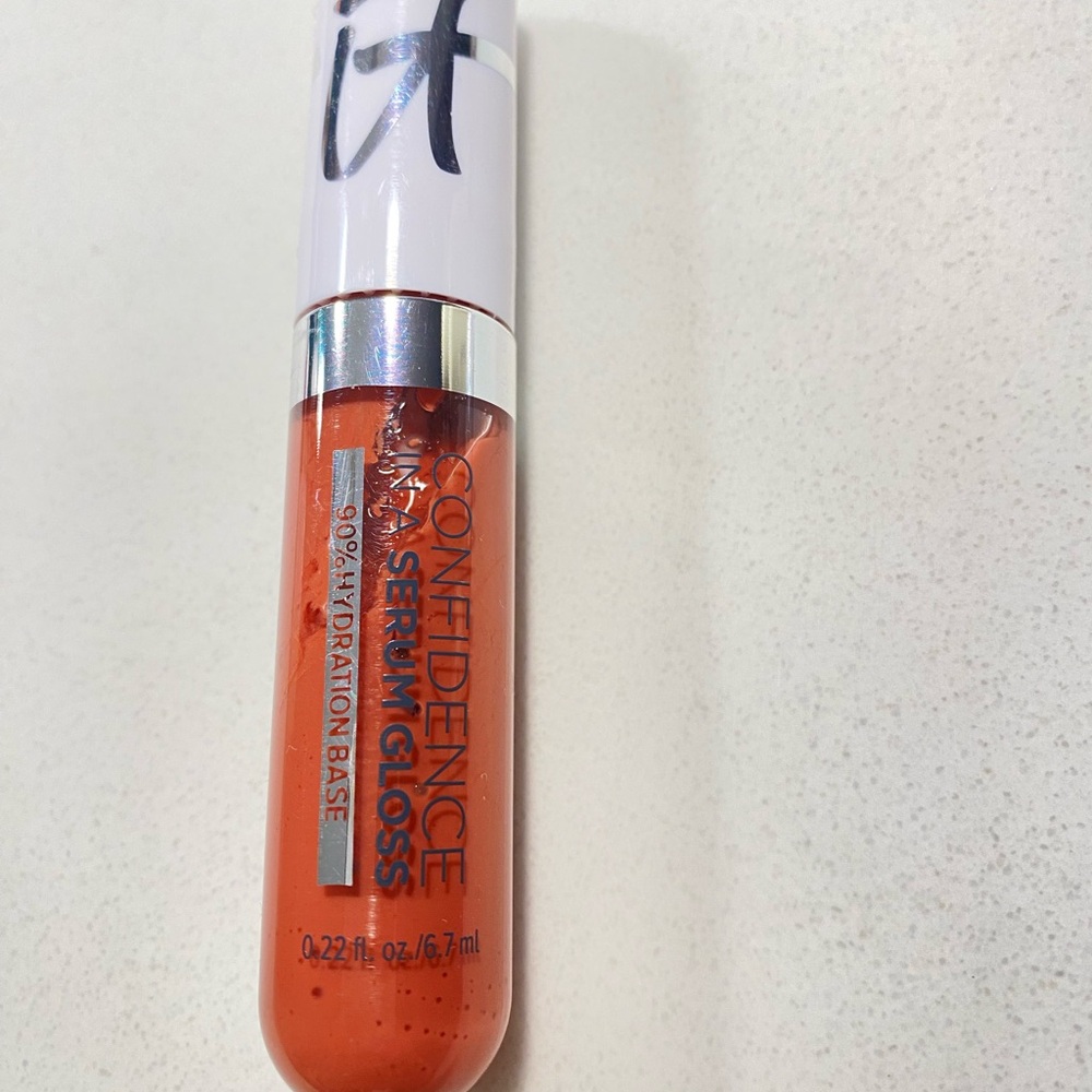 IT Cosmetics Confidence in a Gloss - soft pink beige